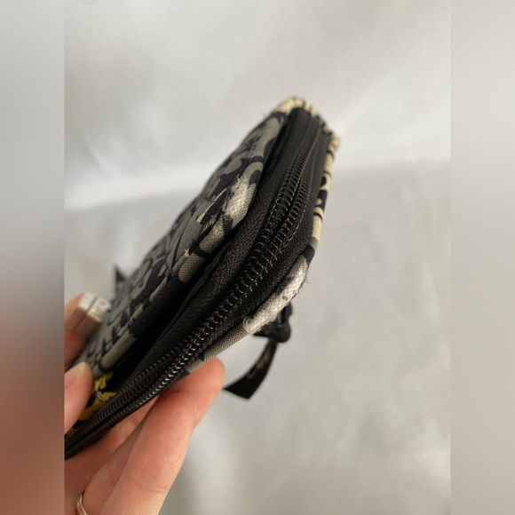 VERA BRADLEY Turn‎ Lock Wallet - Picture 3 of 12